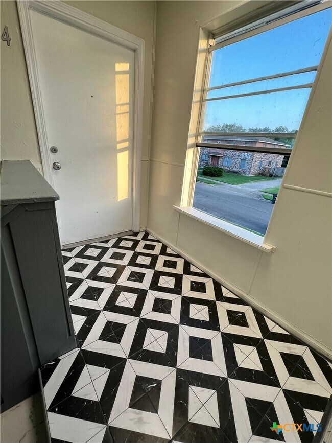 Foto del edificio - 805 Sissom Rd