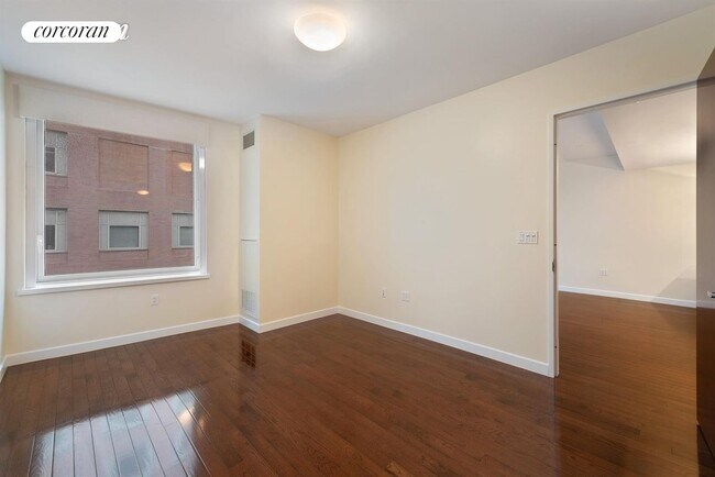 Foto del edificio - 462 W 58th St