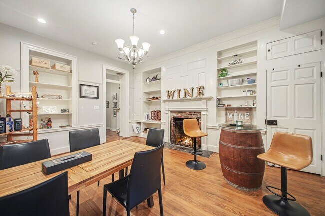 Foto del edificio - Stunning Apartment in the Heart of Downtown