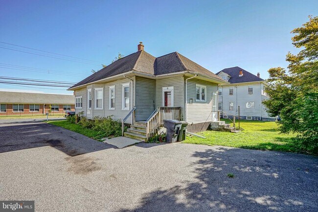 Foto del edificio - 37 Carroll Ave