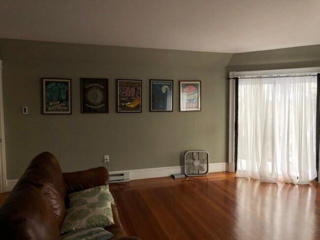 Family Room - 40 Walpole St