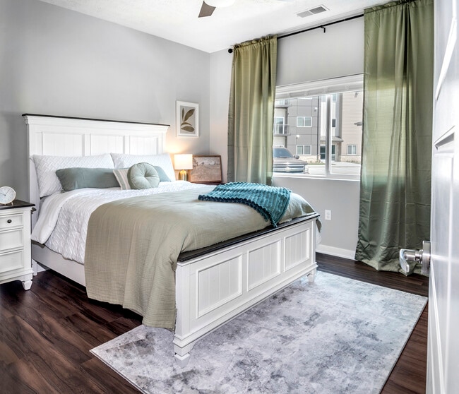 Building Photo - The Reserve on 77