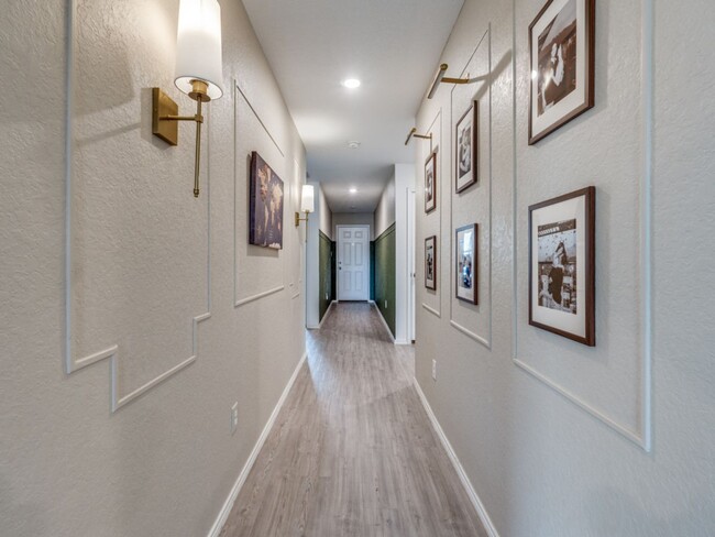 Foto del edificio - Electric and Gas Included in Rent!!
