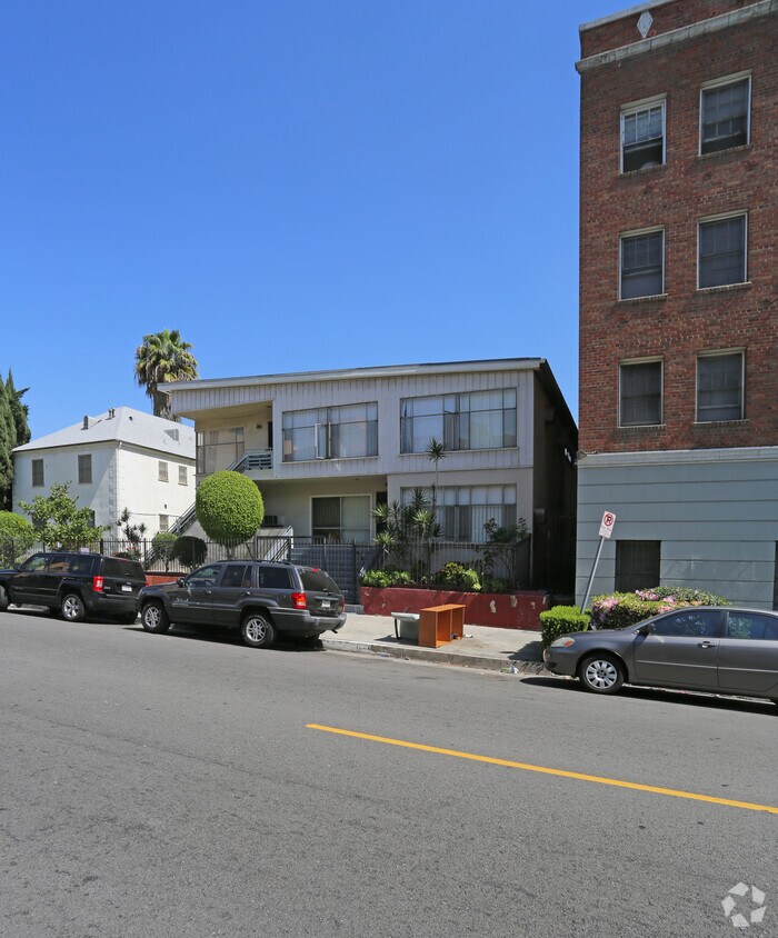 Building Photo - 418 S New Hampshire Ave
