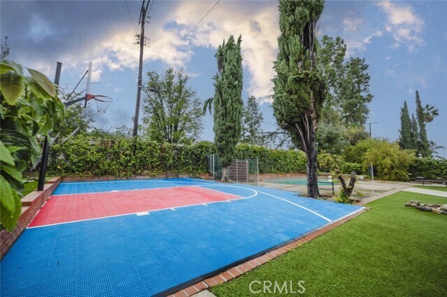 Foto del edificio - 5817 Lockhurst Dr