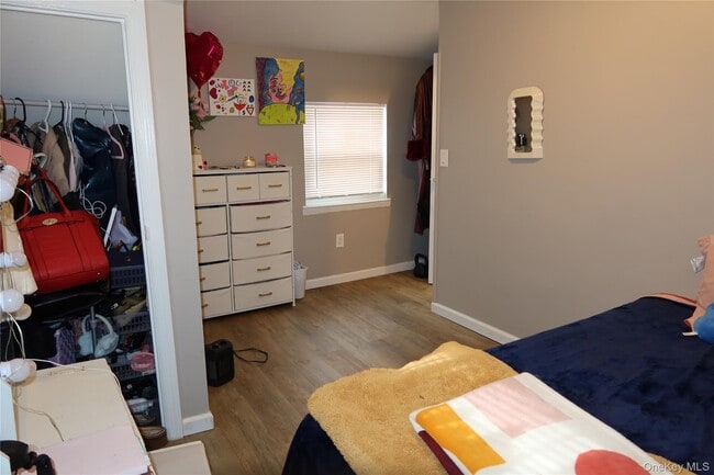 Building Photo - 94 4th Ave