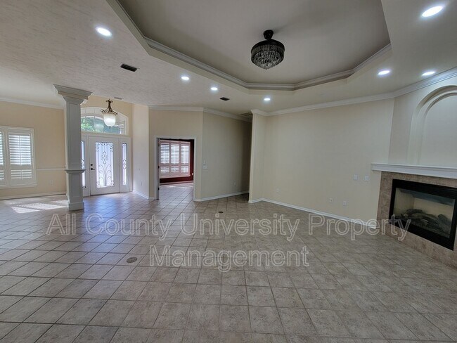 Foto del edificio - 8590 SW 10th Rd