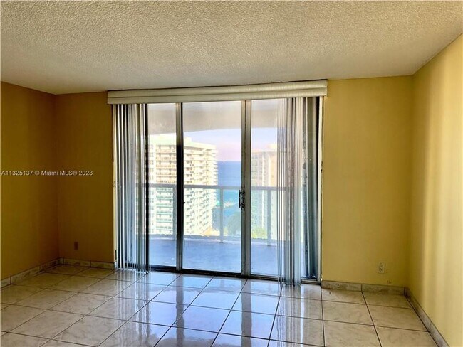 Foto del edificio - 3800 S Ocean Dr