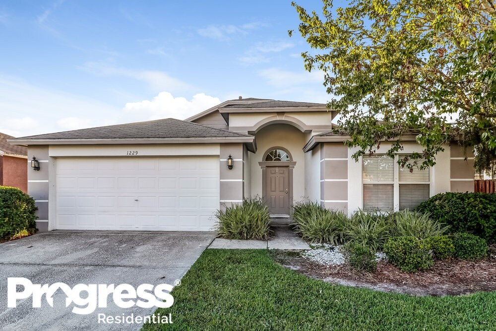 1229 Thackery Way, Zephyrhills, FL 33543 House for Rent in