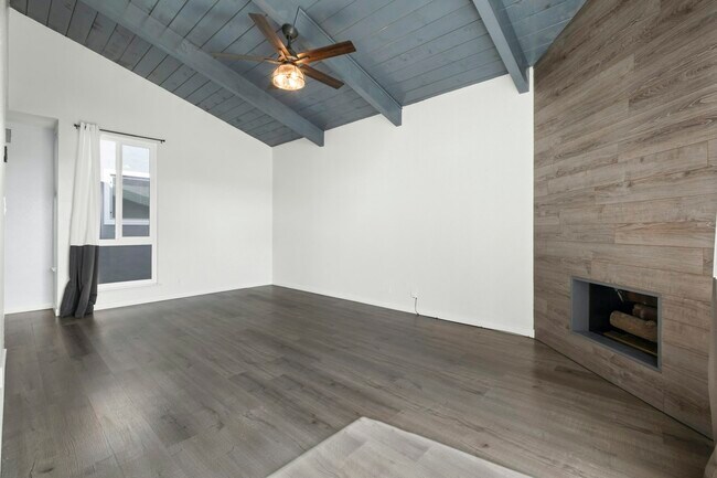 Building Photo - 573 Sylvan Street
