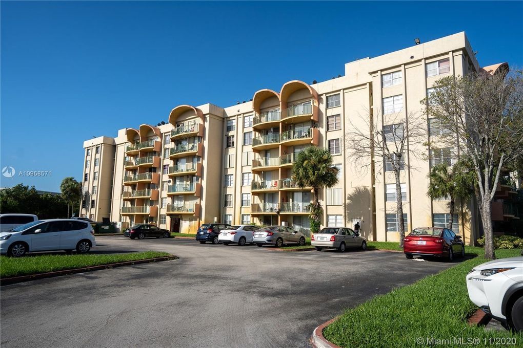 Foto principal - 9310 Fontainebleau Blvd
