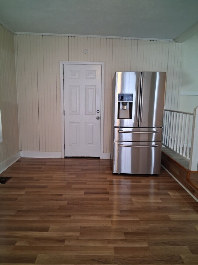 Foto del edificio - 647 Robinhood Rd