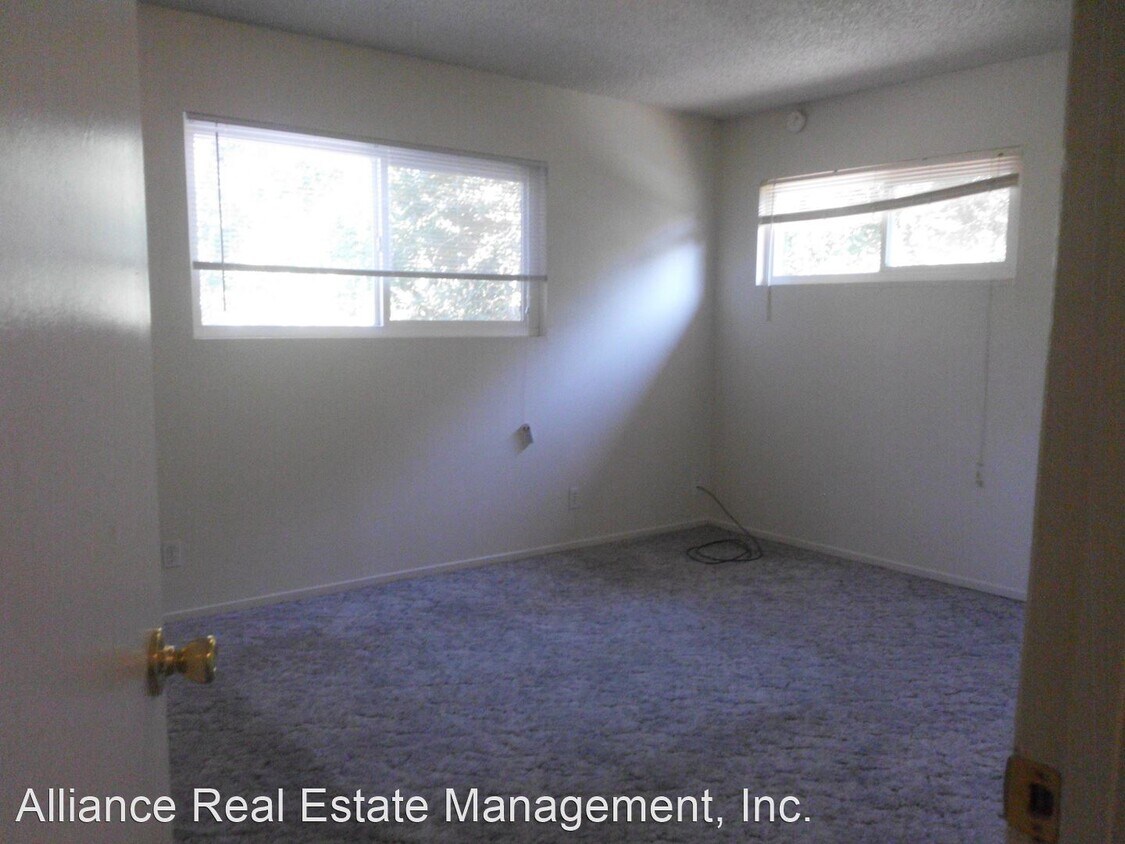 Foto del edificio - 2 br, 1 bath Apartment - 801 W. 1st Ave.