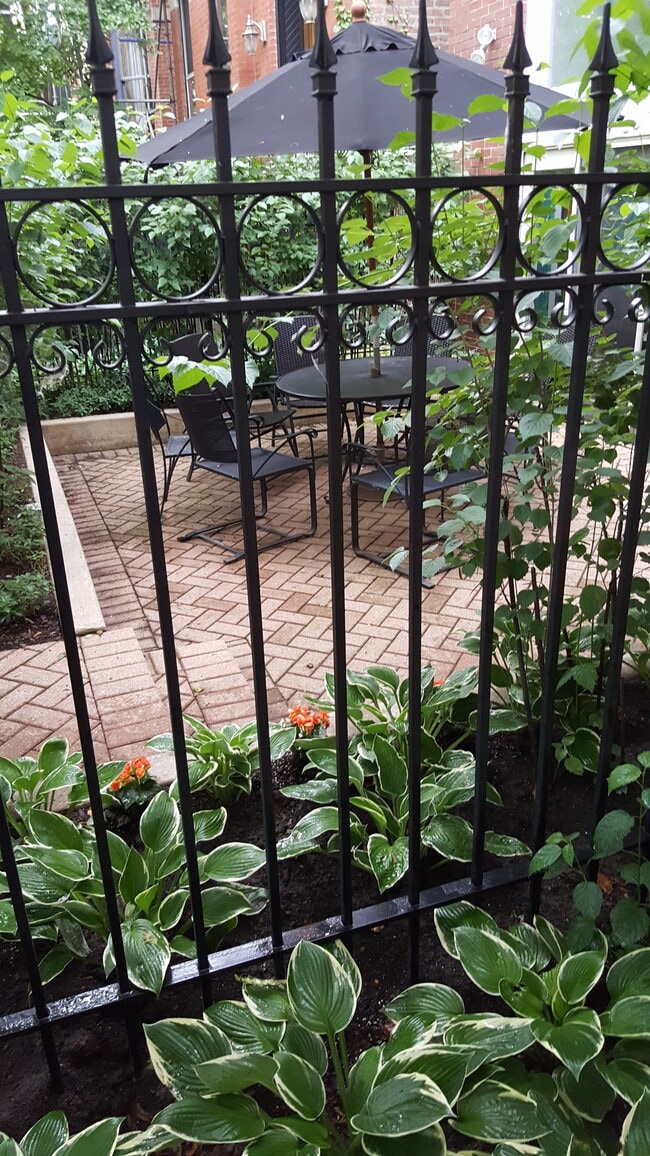 Patio Table Included With Rent - 2040 N Cleveland Ave