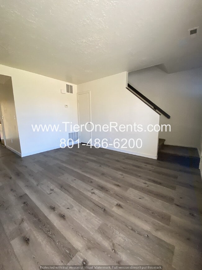 Foto del edificio - **MOVE IN SPECIAL: $500 off first month's rent**