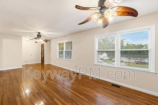 Foto del edificio - 1035 Todd Ave