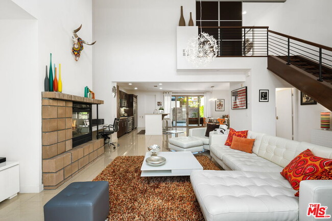 Foto del edificio - 906 Oceo Cir S