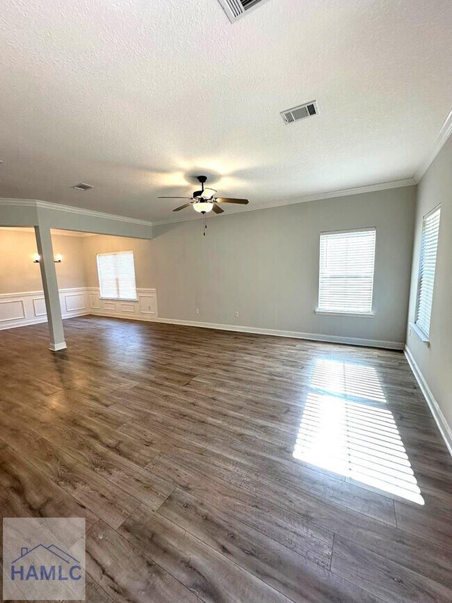 Building Photo - 156 Hamlet Ct