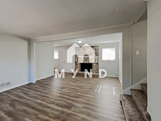 Building Photo - 567 Cherry Ln
