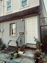 Building Photo - 2981 Cedar St