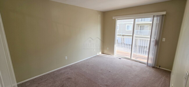 Building Photo - 156 Saber Way