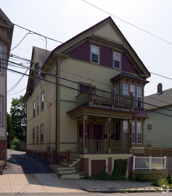 Building Photo - 123-129 Pleasant St