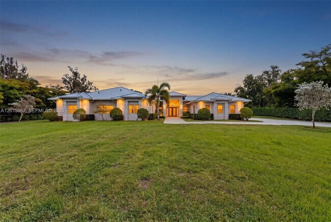 Building Photo - 2400 SW 112th Ave