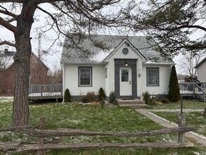 Building Photo - 48 Reddick St