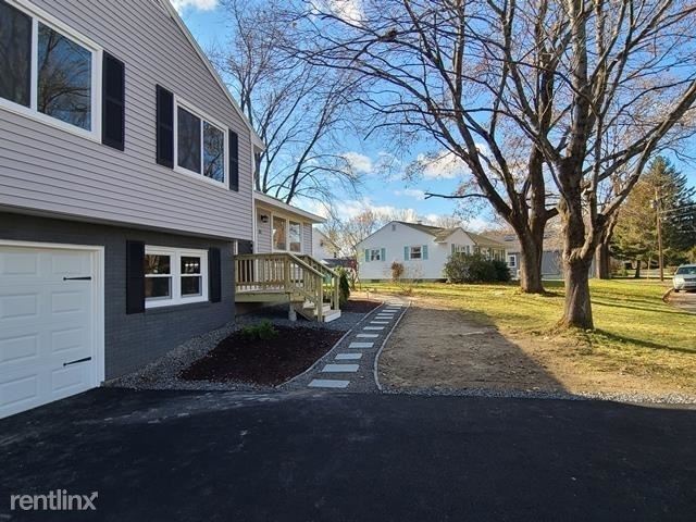 Building Photo - 3 br, 1 bath House - 17 Mayflower Dr