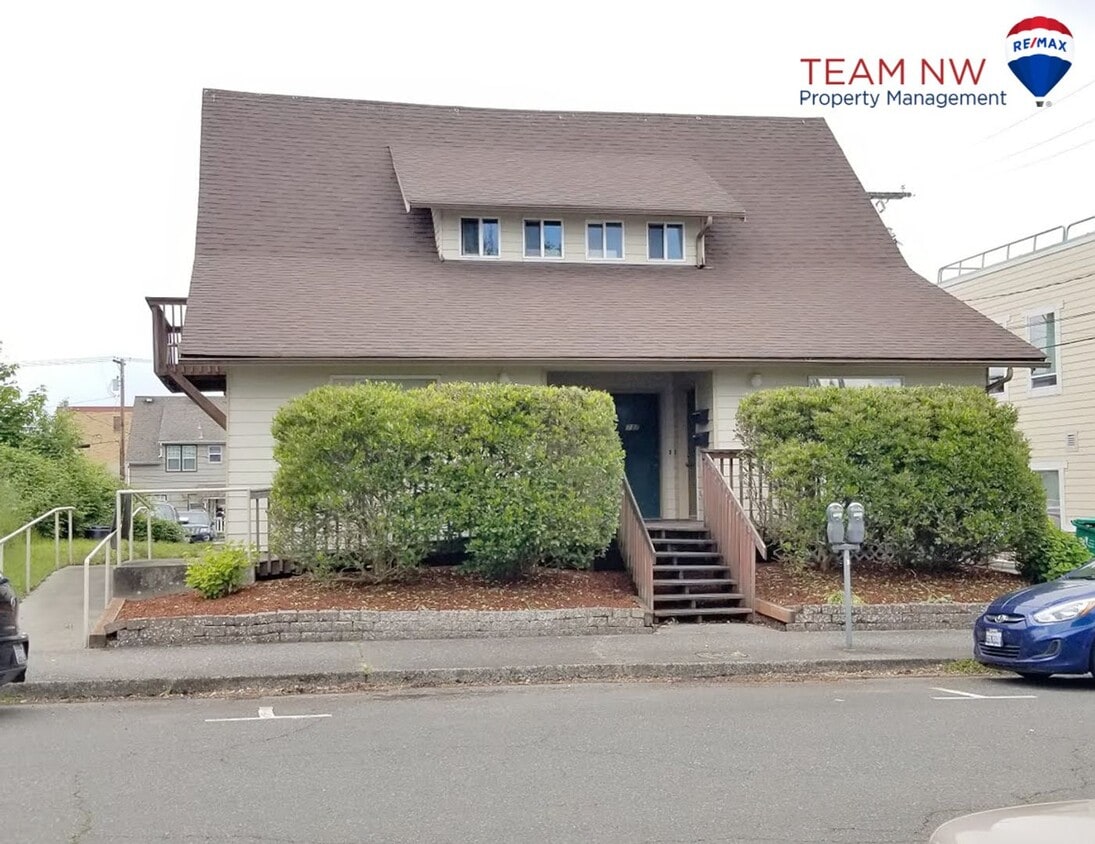 Primary Photo - Move in ready downtown Olympia apartment. ...