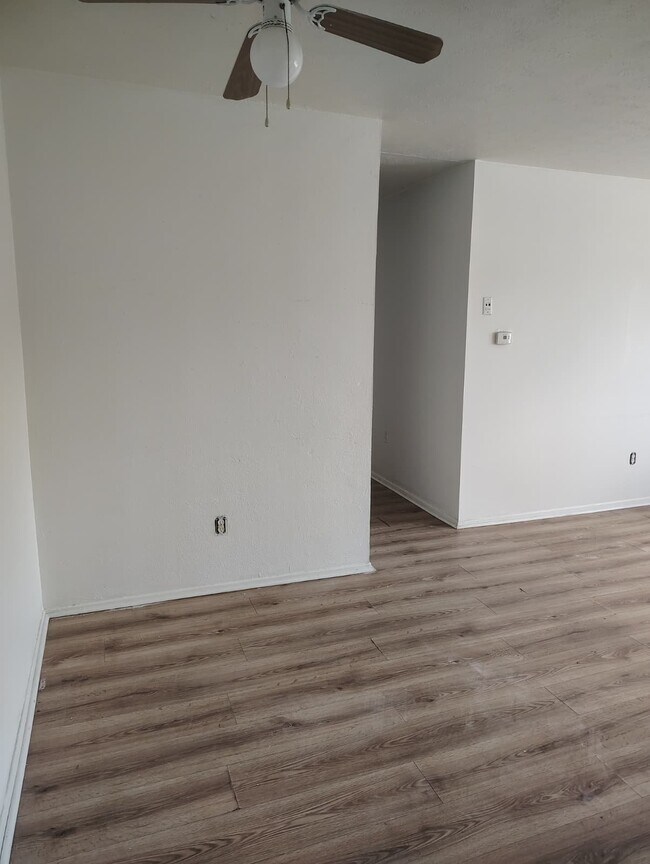 Foto del edificio - 3265 E 143rd St