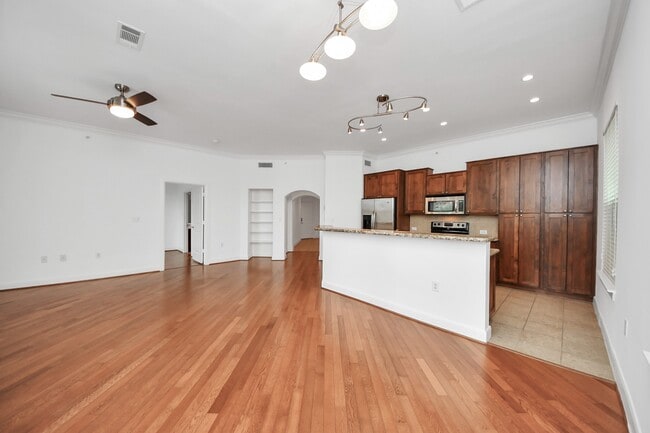 Building Photo - 1010 Rosine St