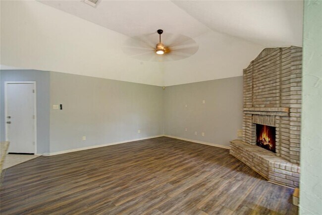 Foto del edificio - 16322 Chimneystone Dr