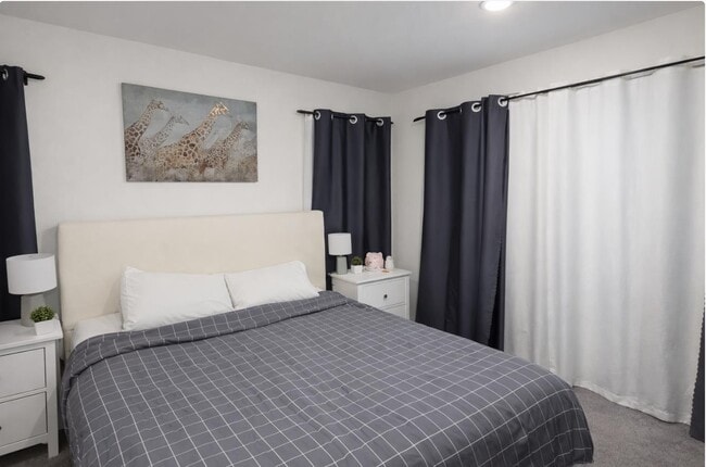 Foto del edificio - 14043 Royalton Ln