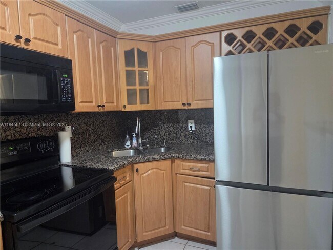 Foto del edificio - 15721 NW 17th Ct