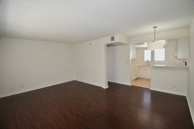 Building Photo - 11416