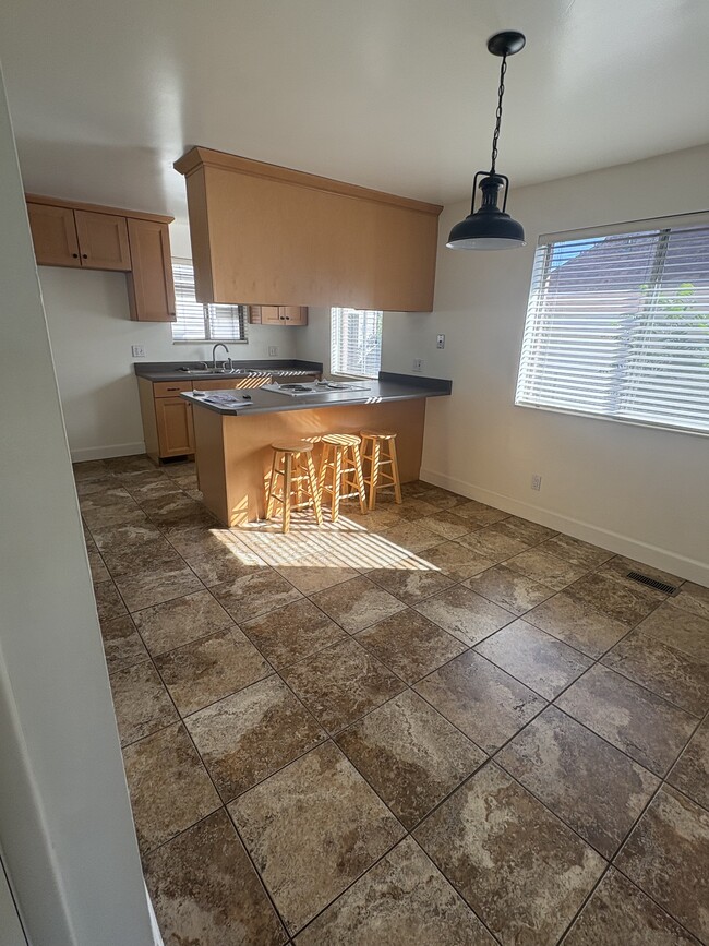 Building Photo - 2277 E 3380 S