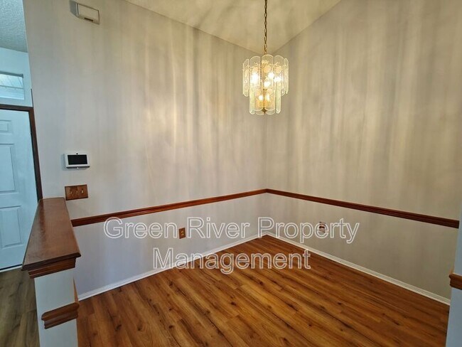 Building Photo - 1314 Cutlass Rd