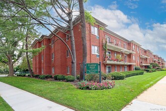 Building Photo - 85 S Central Ave