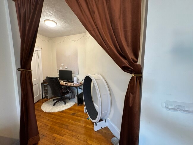 Foto del edificio - 242 Hemenway St