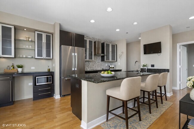 Foto del edificio - 737 W Washington Blvd