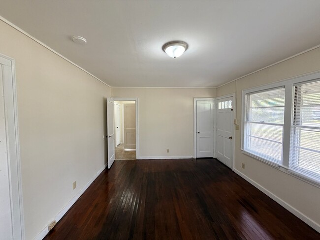 Building Photo - 1701 N Troup St