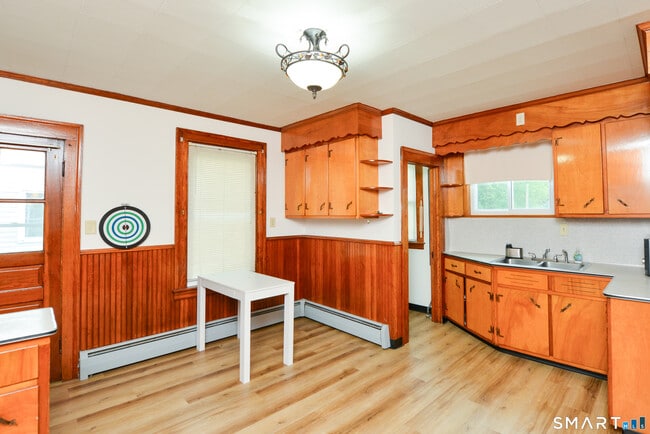 Building Photo - 33 Zipp Ave