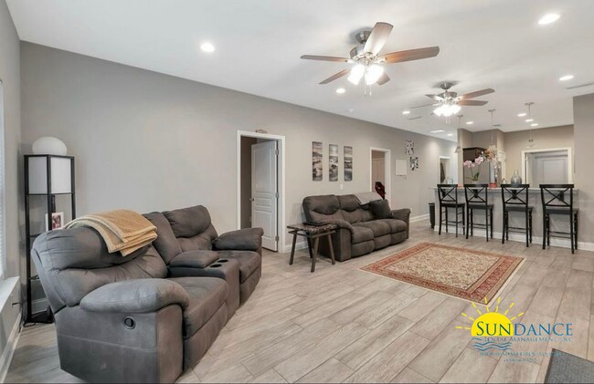 Building Photo - Exceptional 4-Bedroom Home in Navarre!