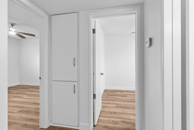 Foto del edificio - 112 E Buckthorn St
