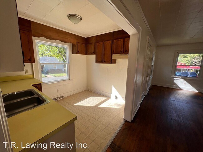 Building Photo - 2 br, 1 bath House - 635 Hillcrest Drive
