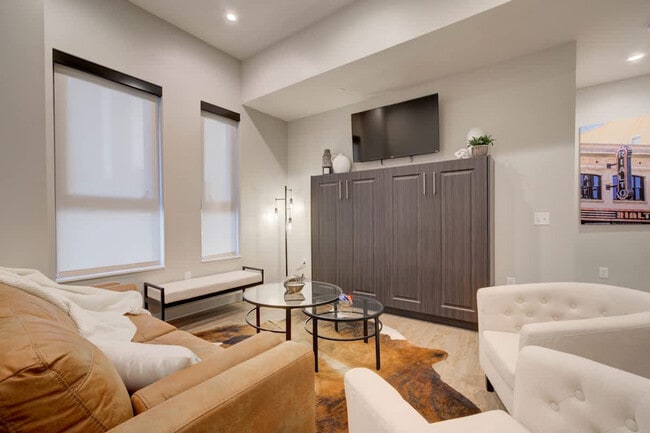 Foto del edificio - 110 W Beall St