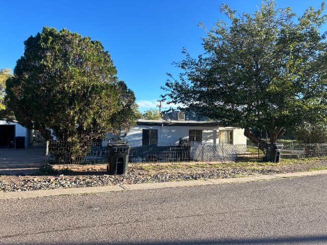 Foto del edificio - 1 Campbell Ave