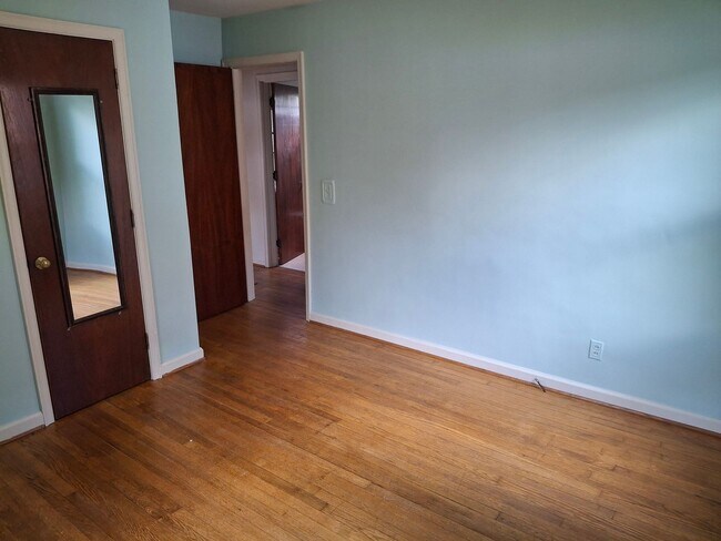 Foto del edificio - 1015 Montgomery St NW