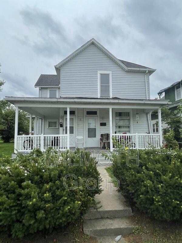 219 1/2 E Willard St, Muncie, IN 47302 House Rental in Muncie, IN